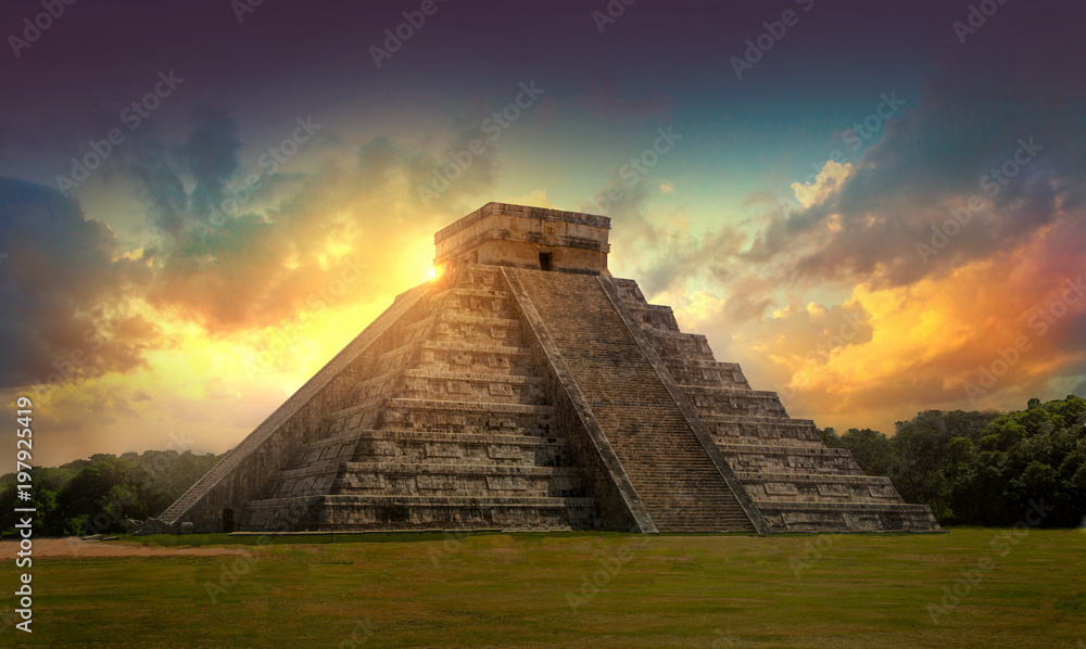 Mexico, Chichen Itza, Yucatn. Mayan pyramid of Kukulcan El Castillo at sunset